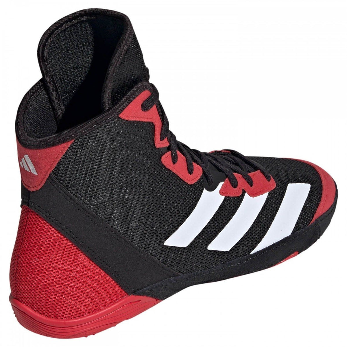 Die Adidas Adizero Wrestling Shoes in Schwarz und Rot überzeugen durch ihr leichtes Design und eine flexible Konstruktion, ideal für dynamische Bewegungen im Kampfsport. Die griffige Sohle bietet exzellenten Grip auf der Matte, perfekt für intensives Training und Wettkämpfe.