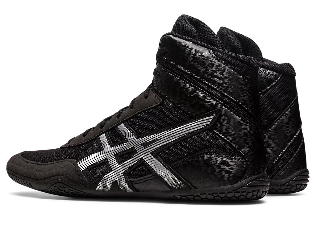 Asics Matcontrol 3 Ringerschuhe Schwarz – Dank seiner flexiblen und strapazierfähigen Konstruktion ist dieser Ringerschuh ideal für Wettkämpfe und intensives Training. Die rutschfeste Sohle sorgt für festen Halt und das atmungsaktive Obermaterial hält die Füße angenehm trocken.