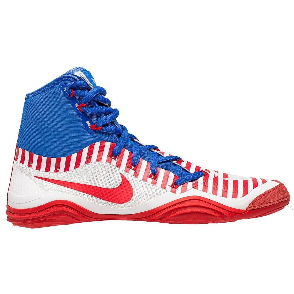 Nike Hypersweep USA Ringerschuhe im Stars-and-Stripes-Design, perfekt für explosive Bewegungen und schnellen Bodenkontakt. Die ultraleichte Konstruktion und das atmungsaktive Mesh bieten maximalen Komfort und Stabilität.