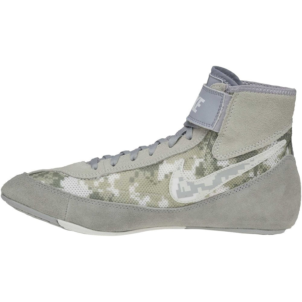 Nike Speedsweep 7 Camo (NISHOE366683-003) – Stylischer Ringerschuh mit rutschfester Gummisohle für exzellenten Grip und Stabilität. Perfekt für Ringer, die auf Agilität und Performance setzen.