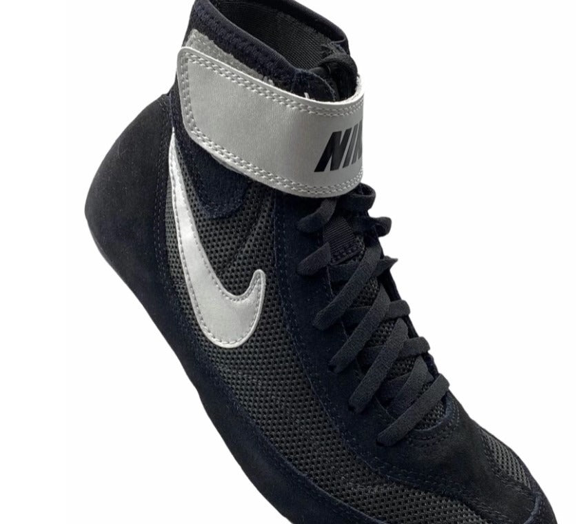 Nike Speedsweep 7 Schwarz (366683-004) – Moderner Ringerschuh mit hervorragendem Tragekomfort und rutschfestem Profil. Ideal für Ringer, die Wert auf Leistung und Sicherheit im Ring legen.