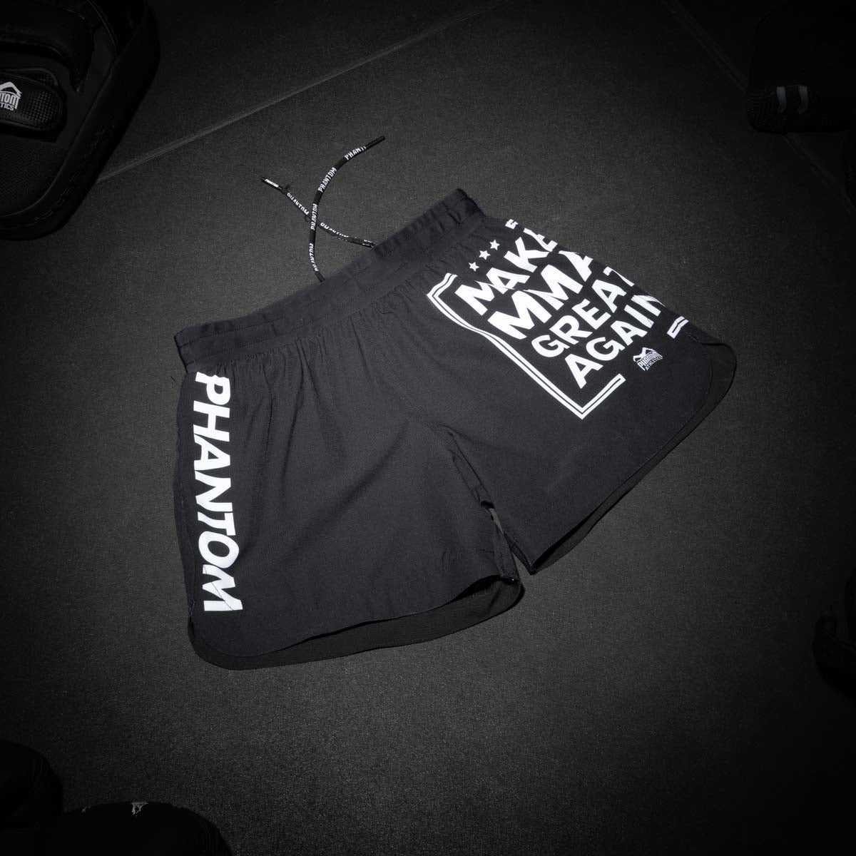 Fightshorts FUSION-R - Make MMA Great Again - Schwarz