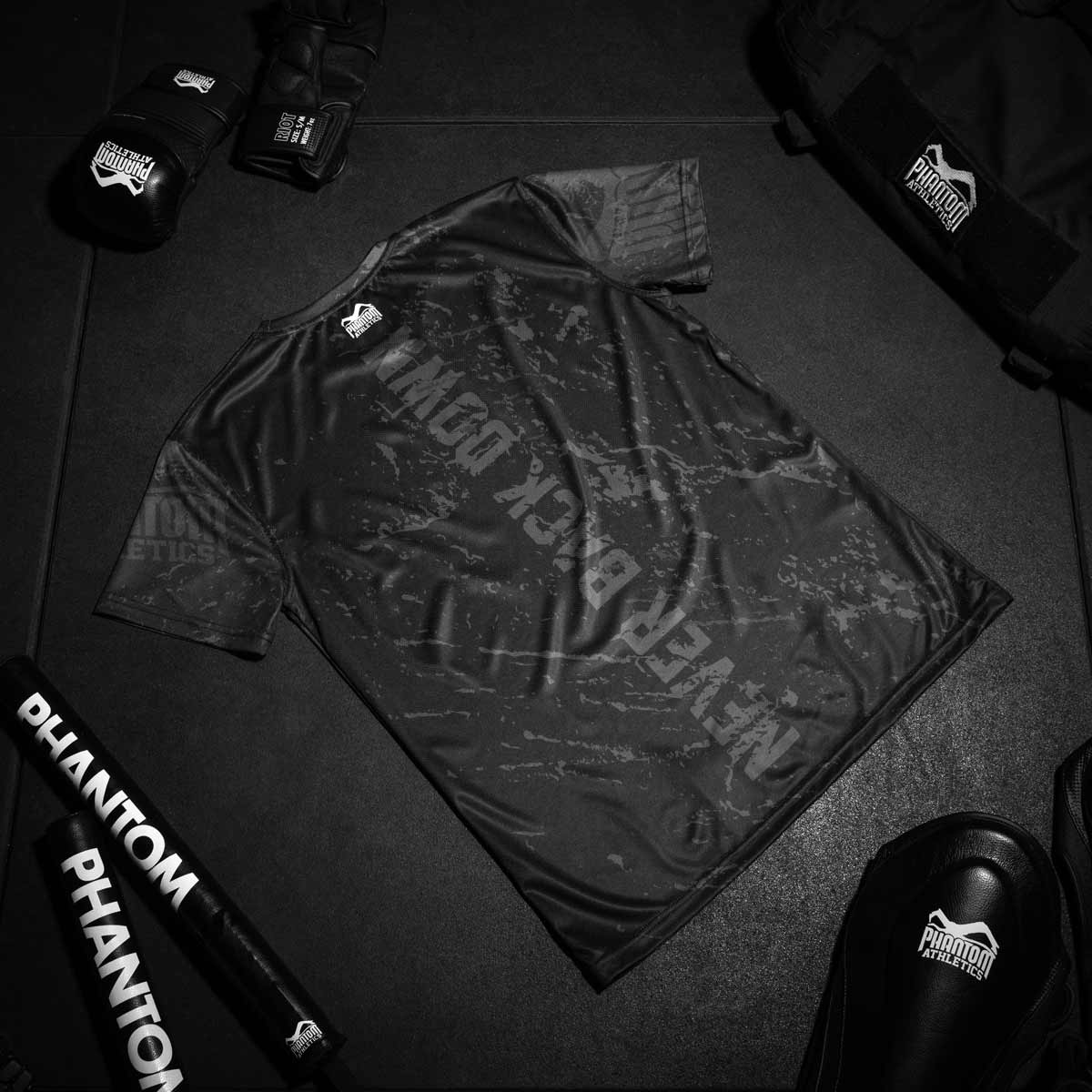 Phantom Athletics Trainingsshirt &quot;Evo Germany&quot;, ideal für Kampfsportler und Fitnessenthusiasten. Hochwertiges Design mit optimaler Bewegungsfreiheit für Training und Wettkampf.