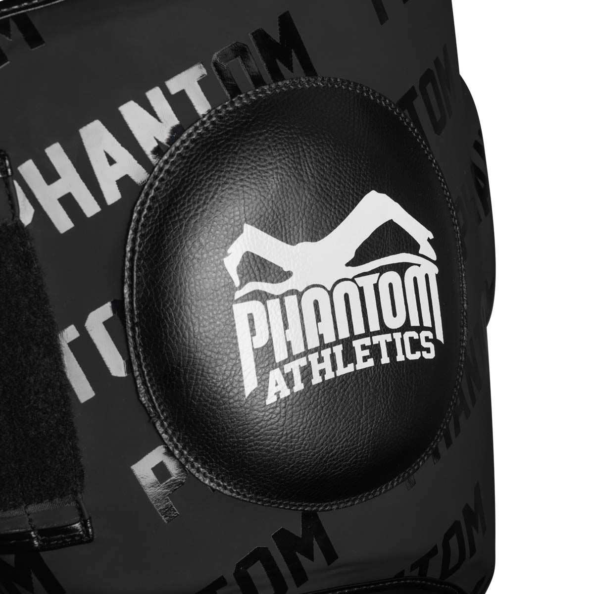 Belly Pad von Phantom Athletics - Perfekter Schutz für Kampfsport-Workouts.
Mit maximaler Stoßabsorption und verstellbaren Gurten ist dieses Bauchpolster eine ideale Wahl für das Training von Schlag- und Tritttechniken.