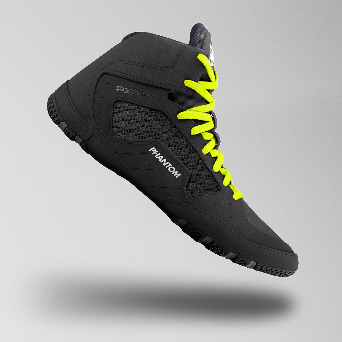 Phantom Athletics Ringerschuhe in Schwarz mit Neon-Gelb, bieten eine auffällige Optik und optimale Performance. Perfekt für Kampfsportler, die Stabilität, Beweglichkeit und Stil auf der Matte vereinen möchten.