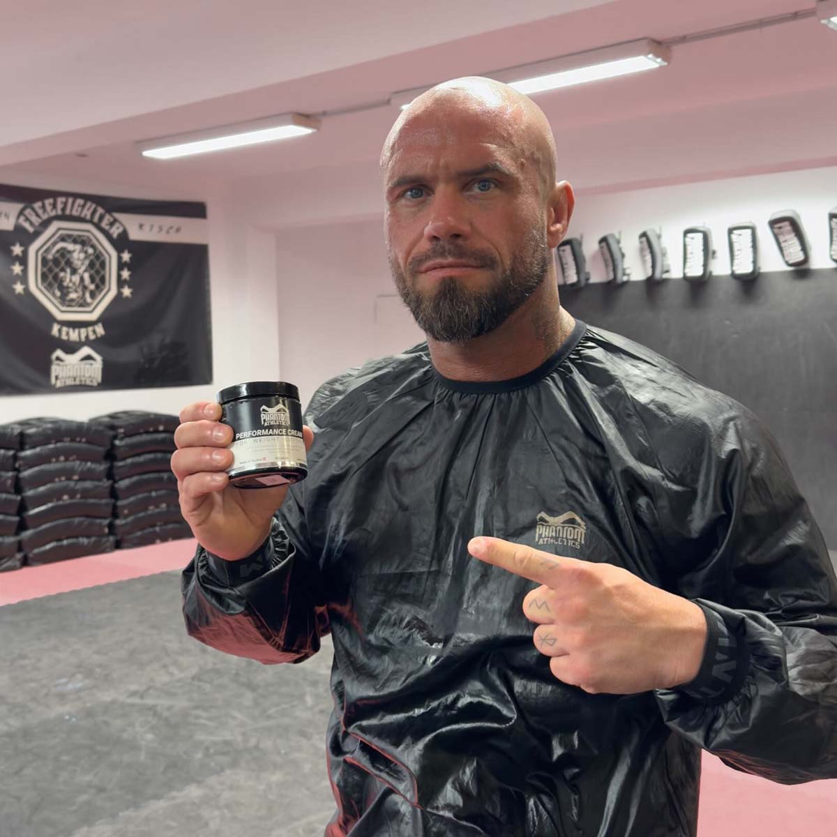 Phantom Athletics Performance Sweat Cream – für alle Kampfsportler, die Gewicht machen oder Fett verlieren müssen. Ideal für harte Trainingssessions in Boxen, Grappling oder MMA.