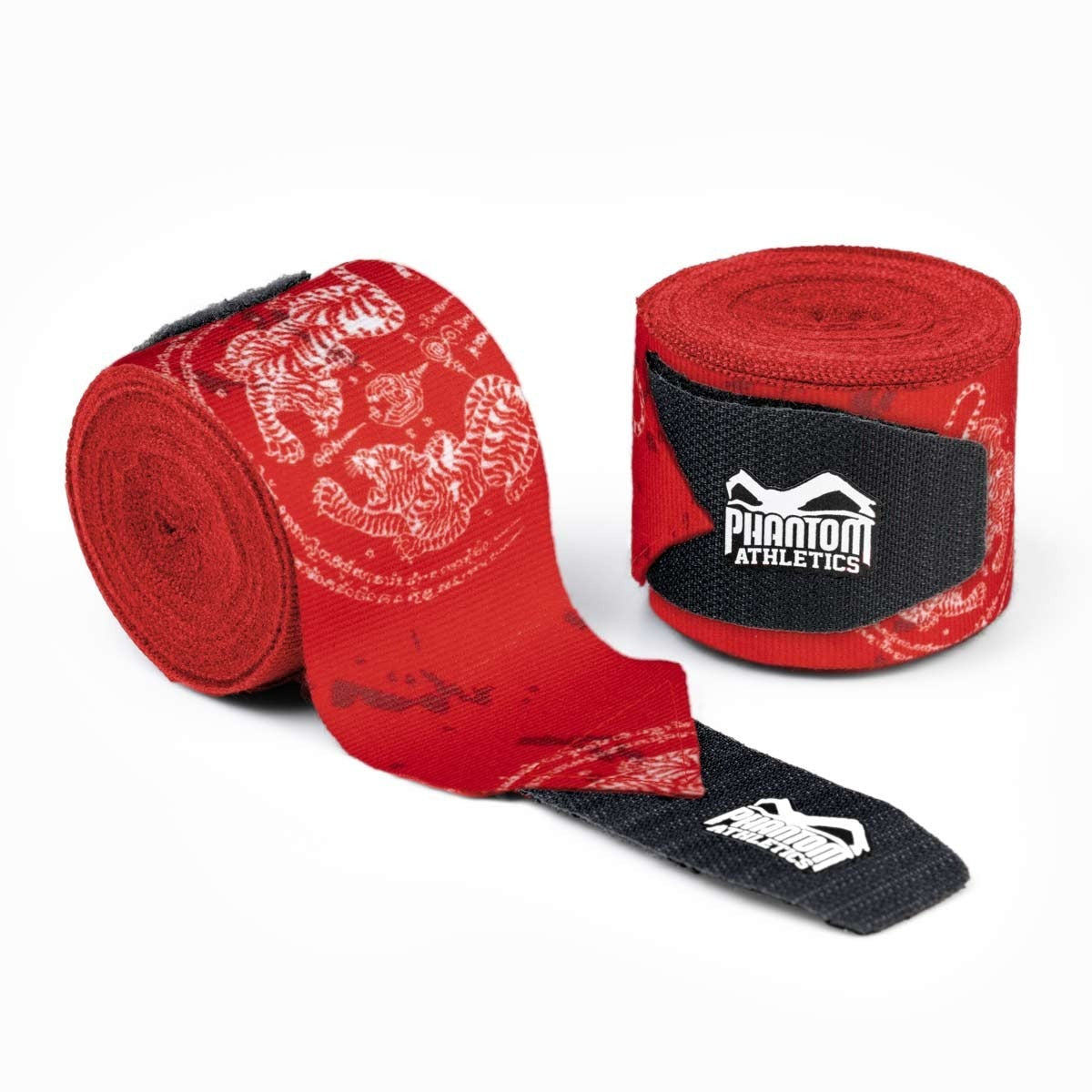 Diese roten halbelastischen Boxbandagen mit Sak Yant Design bieten Stabilität und Komfort für anspruchsvolle Trainingseinheiten im Boxen, Kickboxen und MMA. Die Phantom Athletics Handwraps sind extra lang und bieten durch die Wicklung zusätzliche Unterstützung für Handgelenke und Knöchel.