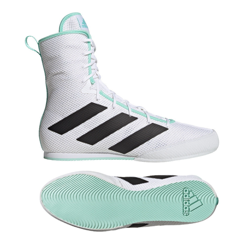 Adidas Box Hog 3 Weiß – Leichter und atmungsaktiver Boxschuh für maximale Performance im Ring. Entwickelt für Boxer, die auf Schnelligkeit und Beweglichkeit setzen.
