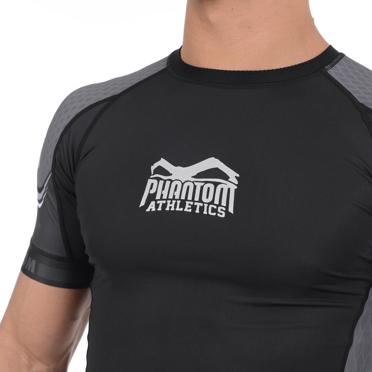 Phantom Athletics Rashguard Storm Nitro – kurzärmliges Kompressionsshirt für BJJ, MMA und No-Gi Grappling. Schützt vor Hautreizungen und fördert die Muskelregeneration.