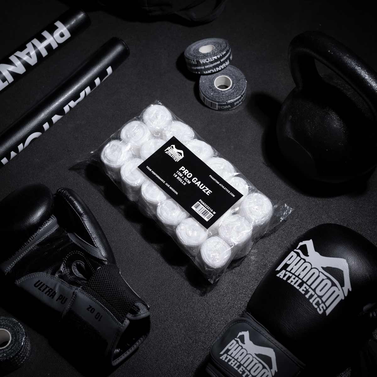 Phantom Pro Gauze Boxing Tape für professionelles Cutman Bandagieren im Kampfsport. Im praktischen 18er Pack.