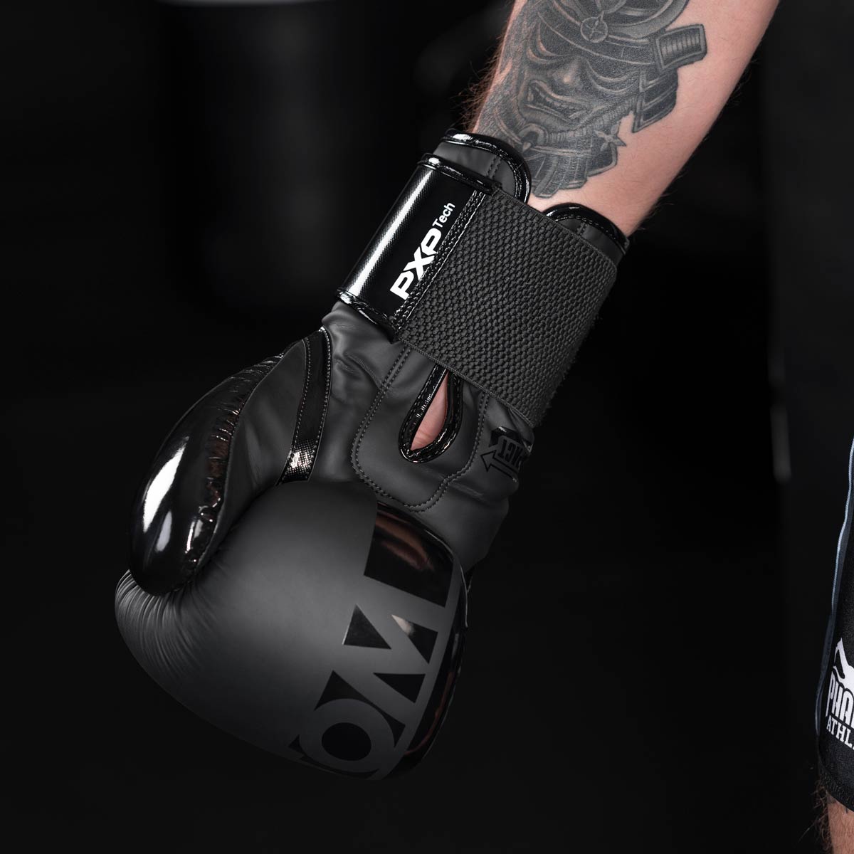 Phantom APEX Speed Boxhandschuhe für Kampfsport Training und Wettkampf. Mit hochqualitativer Polsterung und elastischem Klettverschluss für eine perfekte Handgelenksunterstützung.