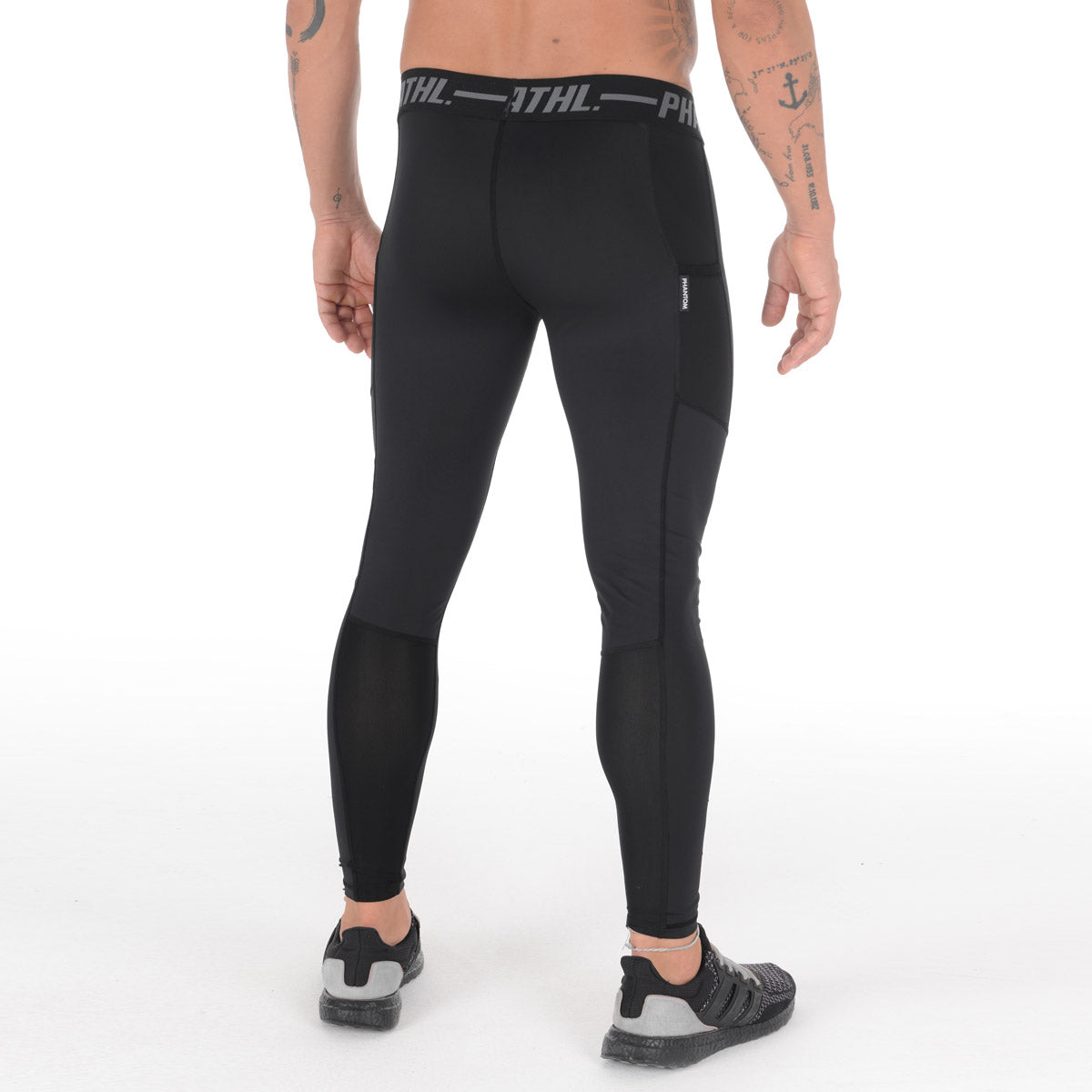 Hochwertige Tights Tactic von Phantom Athletics für Sport und Fitness.
Das atmungsaktive und schnelltrocknende Material sorgt für hohen Tragekomfort bei intensiven Workouts oder Wettkämpfen.