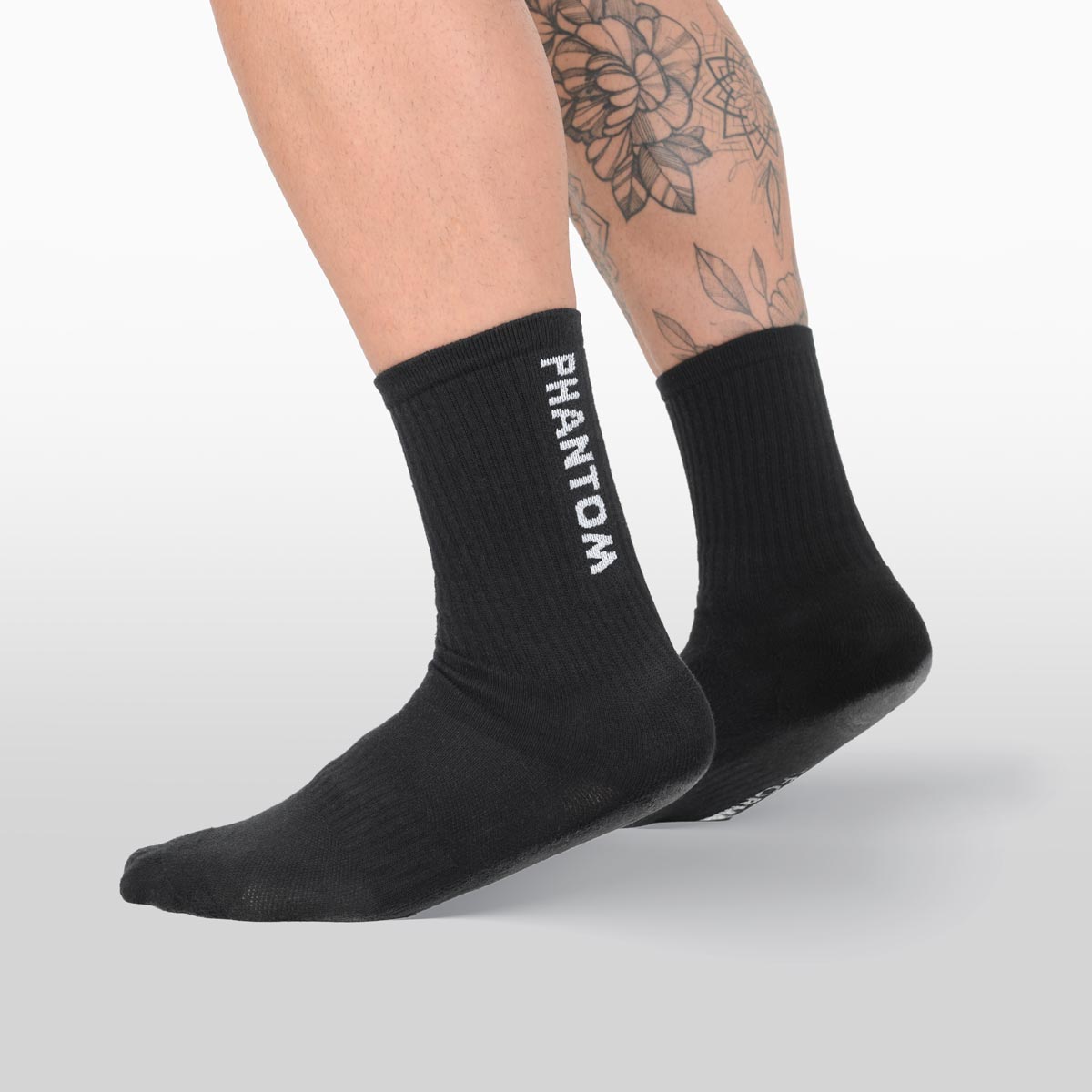 Phantom Athletics Performance Socken in Schwarz – ideal für Ringer und Kampfsportler. Bieten optimalen Halt, hohen Tragekomfort und Feuchtigkeitsregulierung für intensives Training.