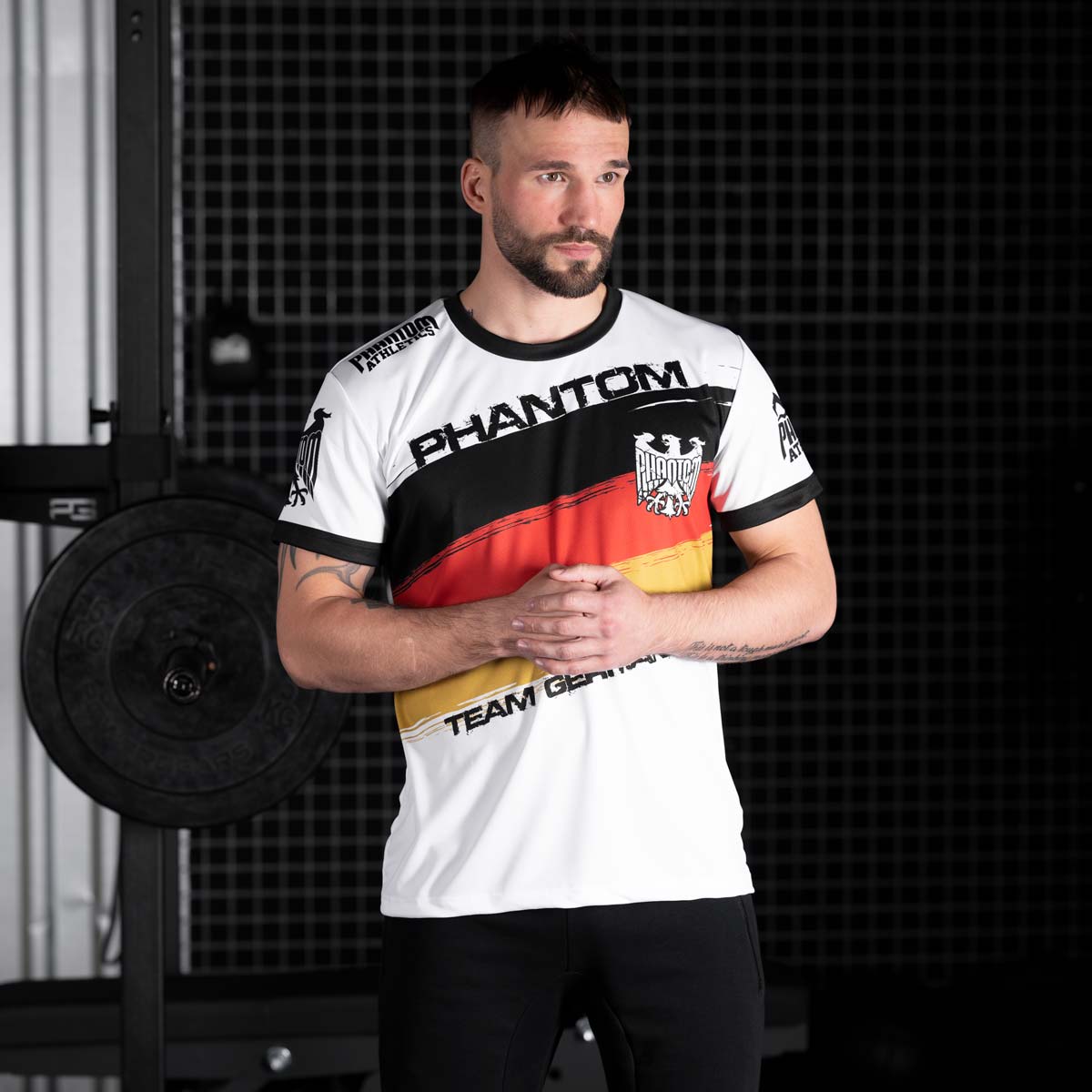 Phantom Athletics Training Shirt Evo Germany White für Kampfsport und Fitness. Atmungsaktives Material sorgt für Komfort bei Muay Thai, MMA und Cross-Training.