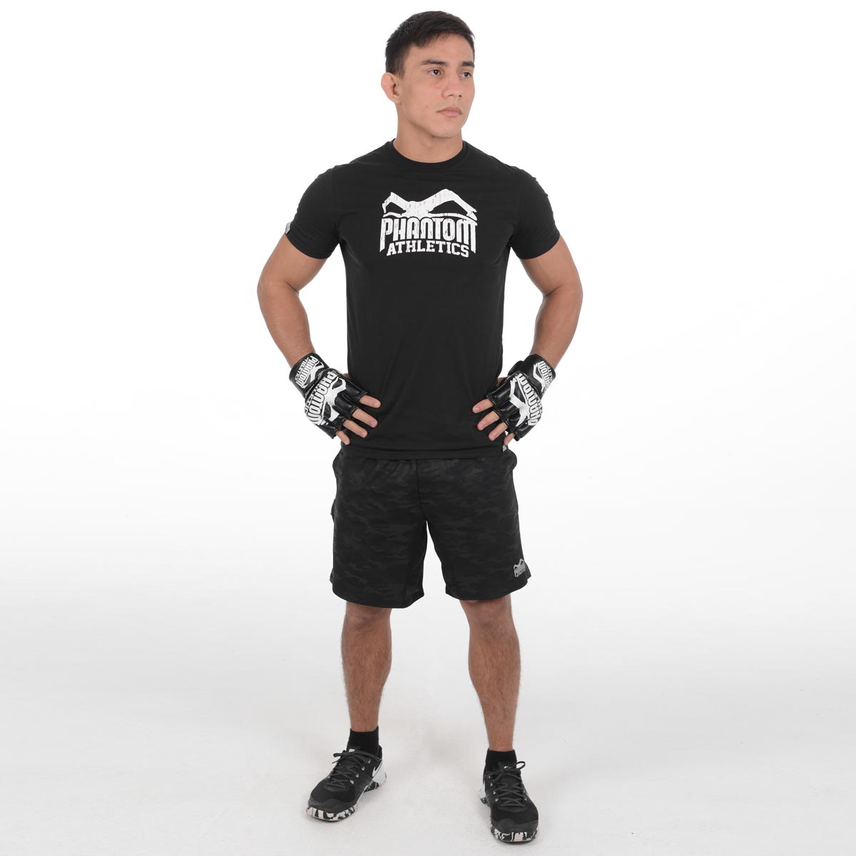 Sportliches T-Shirt MMA Sports von Phantom Athletics, entwickelt für maximale Bewegungsfreiheit bei MMA, Wrestling und Muay Thai. Perfekt für Training und Wettkampf.