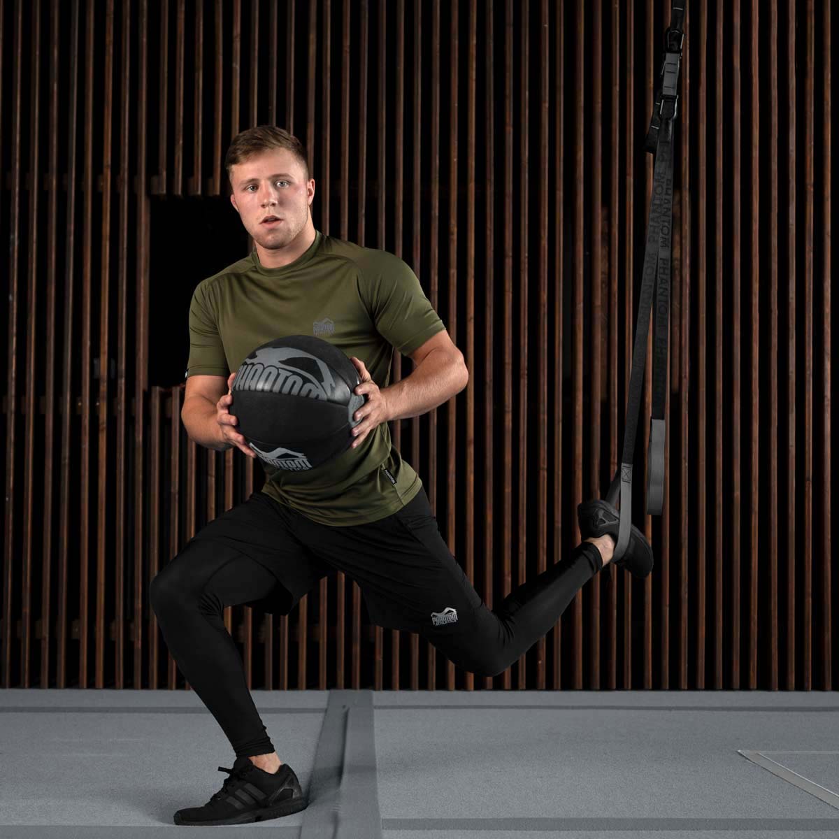 Phantom Athletics Sling Trainer - Professionelle Ausrüstung für Kampfsportler.
Stärken Sie Ihre Muskulatur mit effektiven Eigengewichtsübungen, ideal für MMA, Muay Thai und Crossfit.